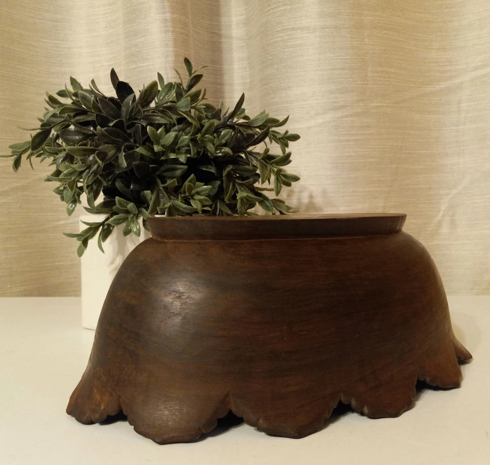 Early Handcarved Wooden Bowl Intricate Trim Carving Pattern Oval 11 in. *NICE  - Image 3 of 4