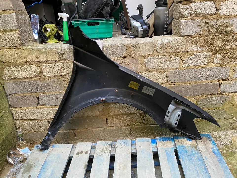 VW TIGUAN 2018 PASSENGER SIDE FRONT WING BLACK 2015 - 2019 - Image 2 of 2