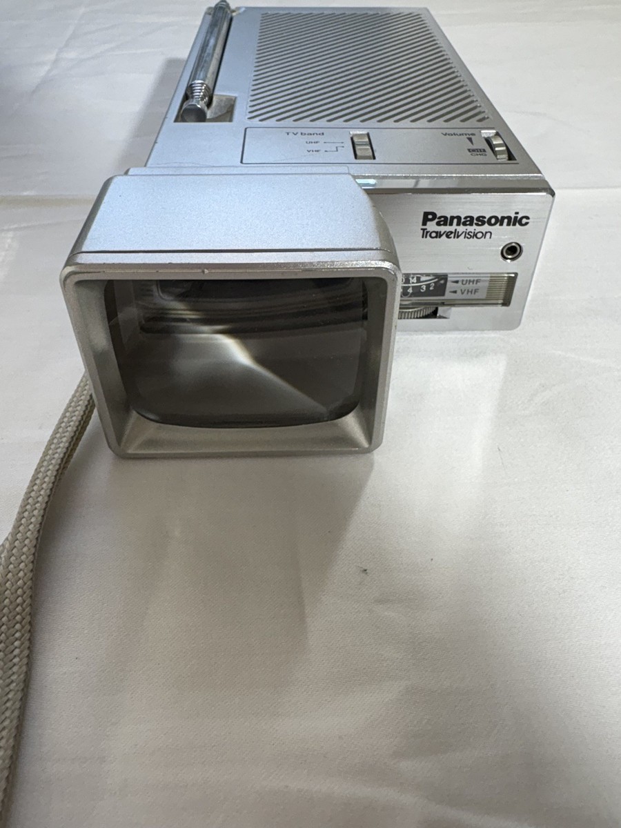 Vintage 1981 Panasonic Travelvision TV Hand Held TR 1010p