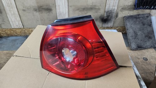VW Golf 5 V Rücklicht rechts außen Rückleuchte Heckleuchte 1K6945112C