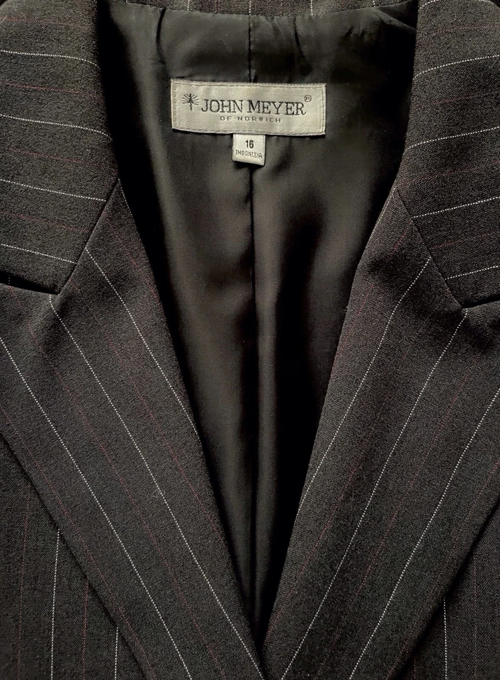 John Meyer Women's Business Dark Gray-Burgundy Pinstripe Jacket Skirt Suit Sz 16 - Image 4 of 4