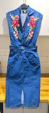 Boohoo Blue Denim Floral Embroidered Pinafore Pencil Dress V-Neck Pockets UK 8