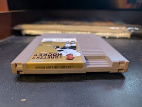 Wayne Gretzky Hockey Nintendo NES White Jersey No Logo Variant Works Great