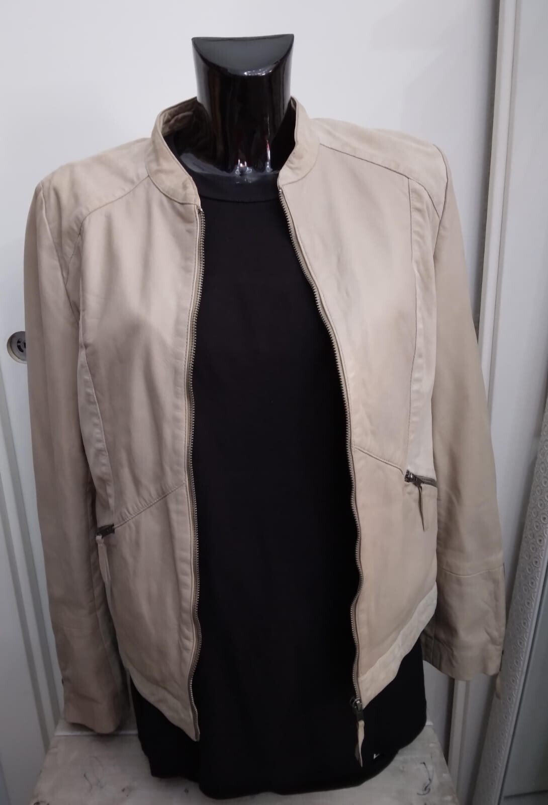 Minimum authentic leather jacket used women's siz… - image 9