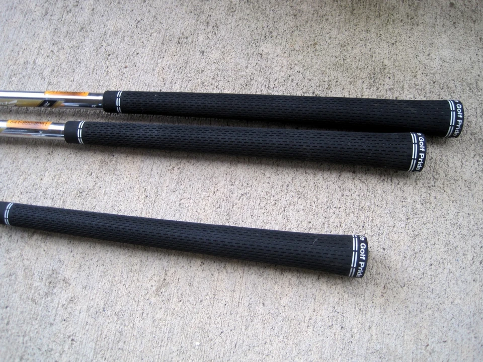 Juego de cuñas LH Cleveland CBX Zipcore 50, 54, 58 con eje Dynamic Gold Tour Issue Foto 3 de 4