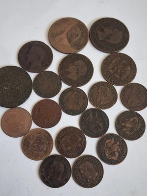 LOT 19 PIECES NAPOLEON 2, 5 ET 10 CENTIMES JOLI LOT POUR RECHERCHE - Photo 1/2