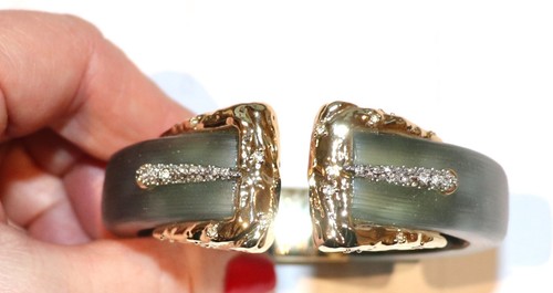 ALEXIS BITTAR GREEN LUCITE CRUMPLED GOLD CRYSTAL BUCKEL HINGED CUFF BRACELET - Picture 10 of 12