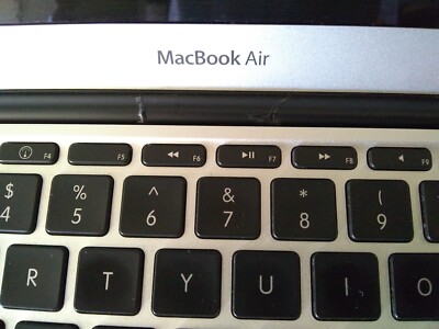 MacBook Air 11” Late 2010 A1370 Intel Core 2 Duo 1.4GHz 64GB SSD