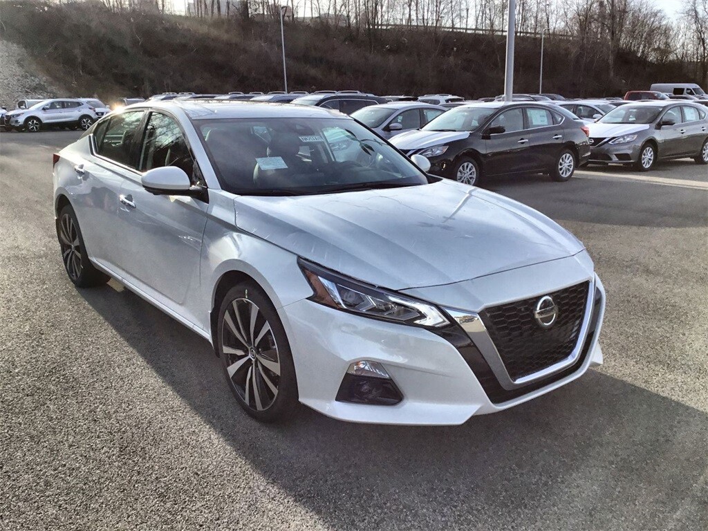 2020 Nissan Altima 2.5 Platinum Pearl White Nissan Altima with 0 available now!