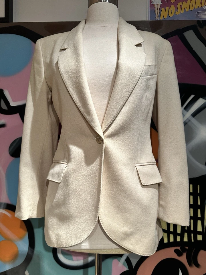 Gianfranco Ferre woman’s wool felt blazer size 4 Foto 3 de 4