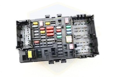 2017 - 2020 Chevrolet Tahoe Cabin Fuse Box Relay Junction Block Oem