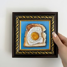 Toast a uovo su mini cornice oro marrone dipinto a mano arte alimentare 4x4