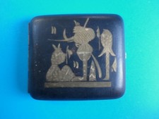 Boîte à cigarette ancienne, motif recto-verso doré.