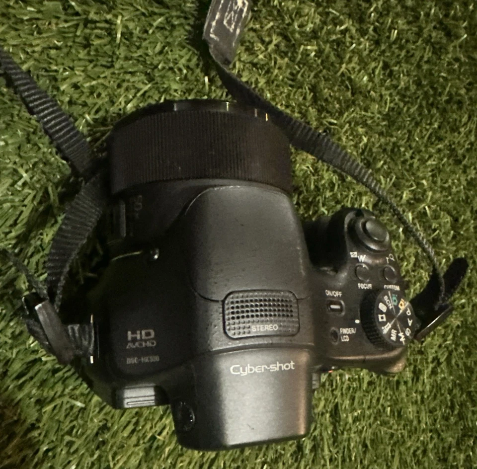 Cámara digital Sony Cyber-Shot DSC-HX300 20,4 MP 50x zoom con tarjeta SD e iones de litio Foto 3 de 4