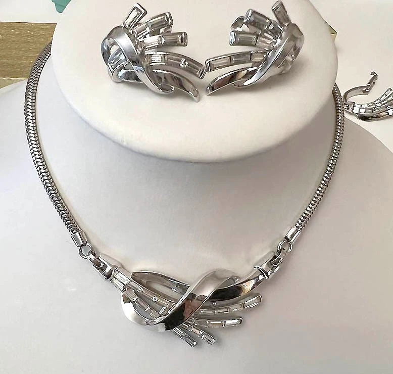 Trifari A. Philippe Pat Pend "Comet collection 1953", collier, orecchini vgt - Immagine 2 di 4