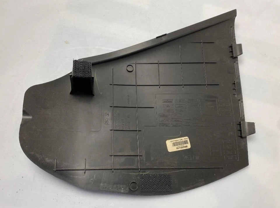 Cubierta de panel de fusibles Pontiac G6 2005-2010 P/N 15832512 original fabricante original usado pieza GM Foto 3 de 4