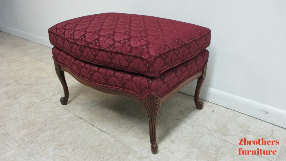 山核桃白色法国乡村雕刻客厅脚凳奥斯曼 B — 第 3/4 张图片