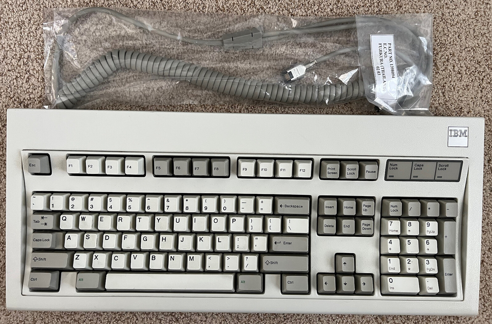 IBM Model M 1390131 角ロゴ動作確認済（1986-Aug-6） IBM Model M 1390131 角ロゴ動作確認済（1986-Aug-6） - メルカリ