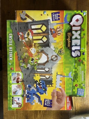 Moose Qixels Kingdom Castle Attack 1000 Piece Set with Metallic