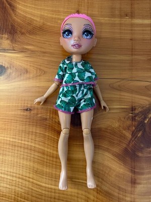2020 MGA Rainbow High Fashion Studio Avery Styles Doll (+Clothes)
