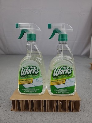 2x The Works TUB  SHOWER Cleaner SPRAY 32 oz Ea Soap Scum Rust Non Aerosol NEW