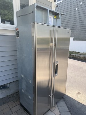 Sub-Zero Stainless Steel Side-by-Side Freestanding Refrigerator w/ Dispenser