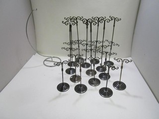 Konvolut 16 verschiedener versilberter Ohrringhalter Schmuckhalter VV1728