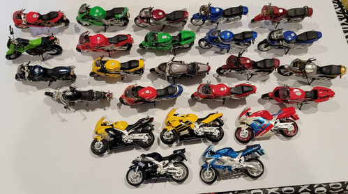 Maisto Motorcycles 1:18 Diecast Models Lot Of 24