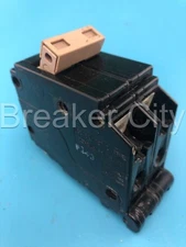 Cutler Hammer 20 Amp 2 Pole Type CH Circuit Breaker CH220 Plastic Feet 120/240V