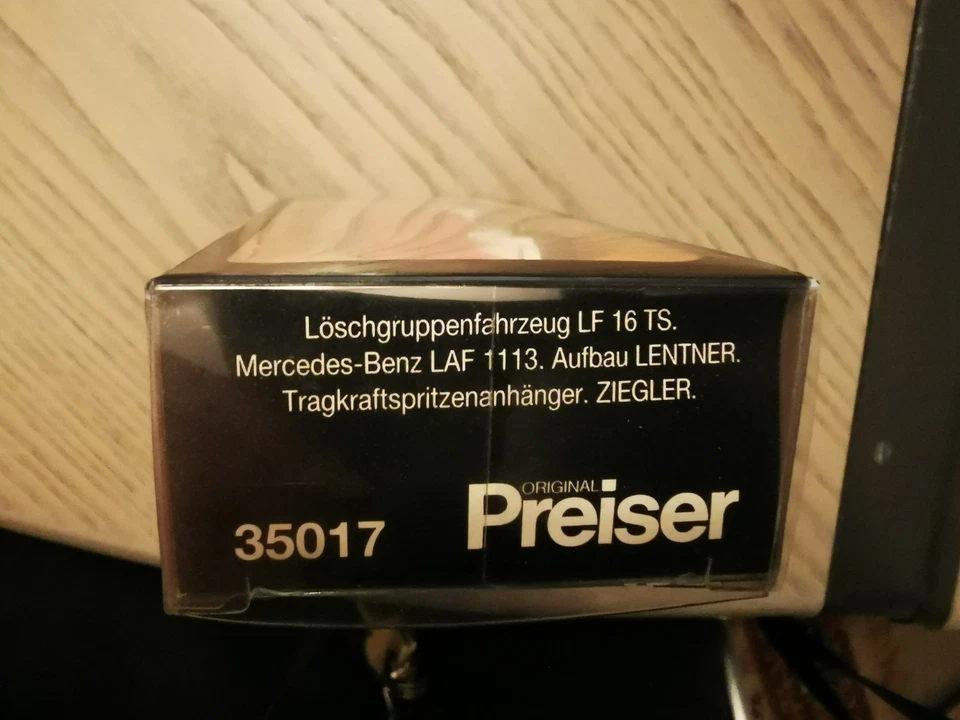 Historisches Feuerwehrmodell 90 J FW Rudow limitierte Serie TLF 16 TS + Anhänger - Bild 2 von 3