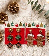 Christmas dangle earrings Gingerbread cookies / Christmas bows, new with tags