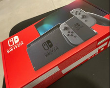 Nintendo Switch 32GB Konsole Grau mit Joy-Con, Originalverpackung