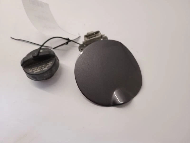 2007 08 09 10 11 12 13 14 15 16 2017 Jeep Grand Cherokee porta de enchimento de combustível cinza - Imagem 3 de 4