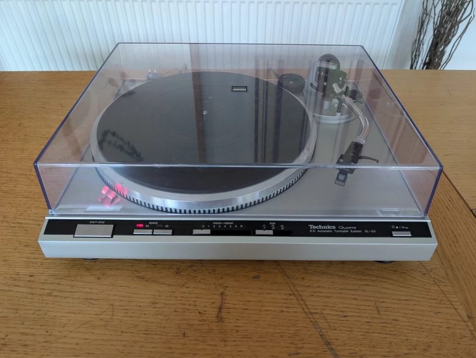 Technics SL-Q3 Direct Drive Turntable Ortofon VMS20E MK2 - Image 2 of 4