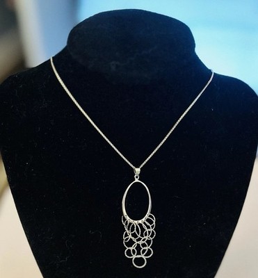 Sterling-Silber diamantgeschliffen baumelt an einem flachen offenen Oval an Sterlingsilberkette