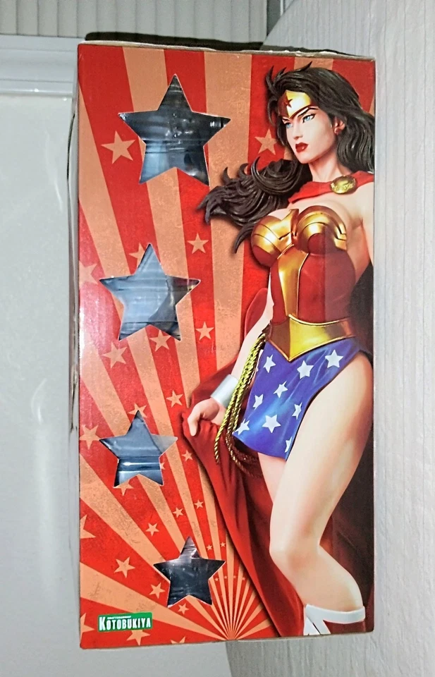 Estátua da Mulher Maravilha Kotobukiya ARTFX DC Universe - Imagem 4 de 4