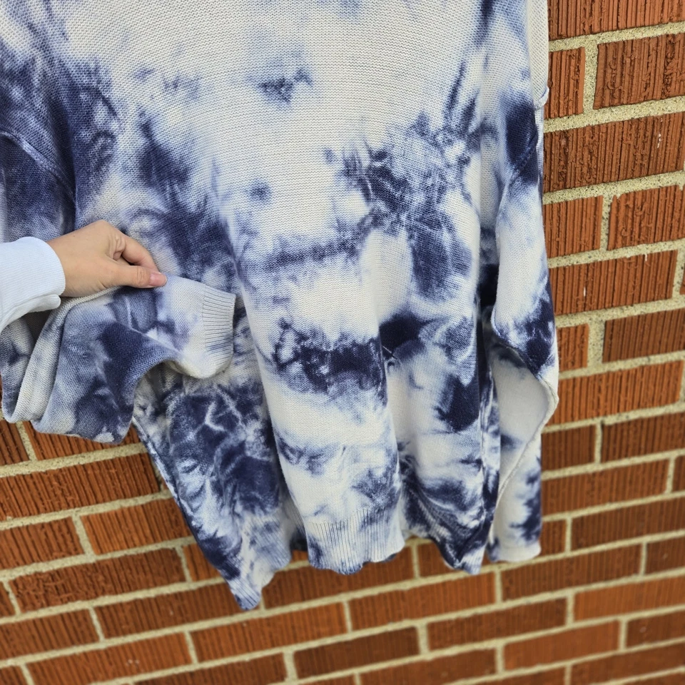 Urban Outfitters Large Space Dye Knit Crew Neck Sweater Blue And White Causal - Image 4 of 4