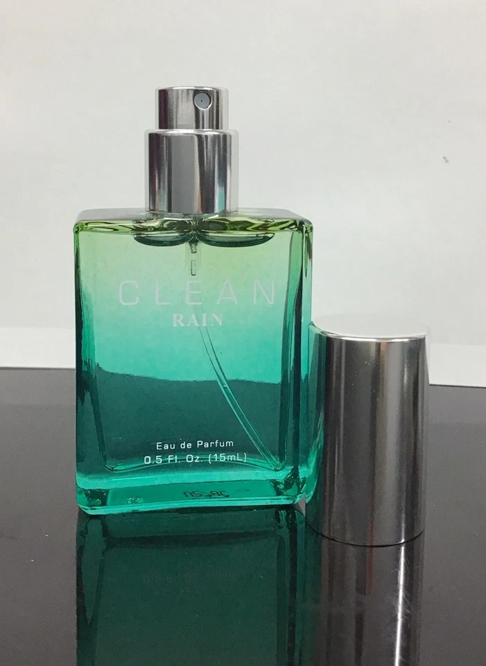 Clean Rain Eau De Parfum Mini Spray 0.5 Fl Oz/15 ml, Como en la foto. Foto 4 de 4