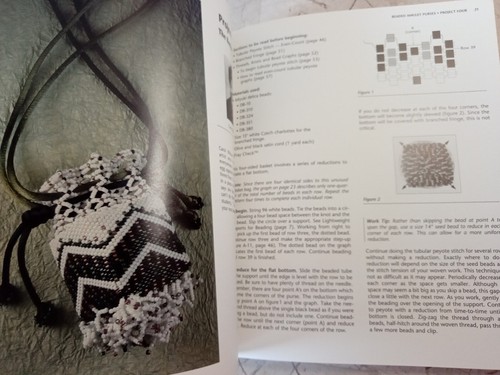 Beaded Amulet Purses Source of Instruction Inspiration 1994 Nicole Stessin 72p - Picture 6 of 12