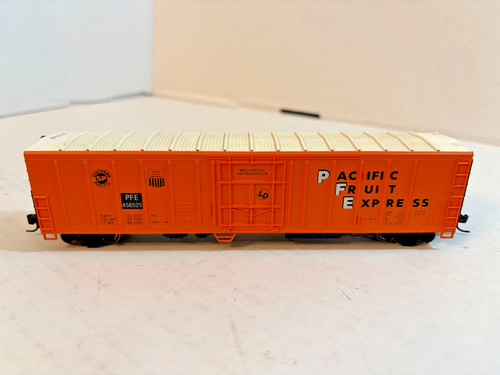 Coche de caja Athearn Pacific Fruit Express PFE 456525 50' escala HO DG1229 | Zustand: Used
