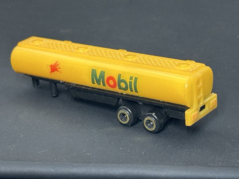 N Scale (1:160)  Imperial Mobil Fuel tanker trailer For Kitbash. Trailer Only
