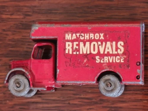 P149-MATCHBOX LESNEY No17A MAROON BEDFORD REMOVALS VAN.