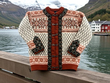 VTG DALE of Norway Pure New Wool Cardigan with Pewter Clasps Size L Large