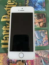 iPhone 5s in good condition for parts or not working/NO TOUCH ID AND SOLD AS IS 