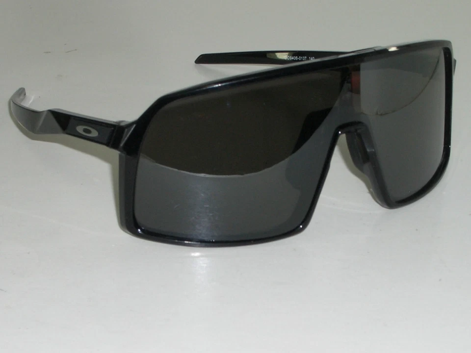 GAFAS DE SOL DEPORTIVAS OAKLEY USA SUTRO OO9406-0137 140 ESCUDO GRISÁCEO NEGRO BRILLANTE