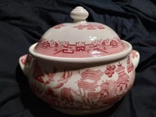 Churchill Pink Rosa Willow Round Covered Vegetable