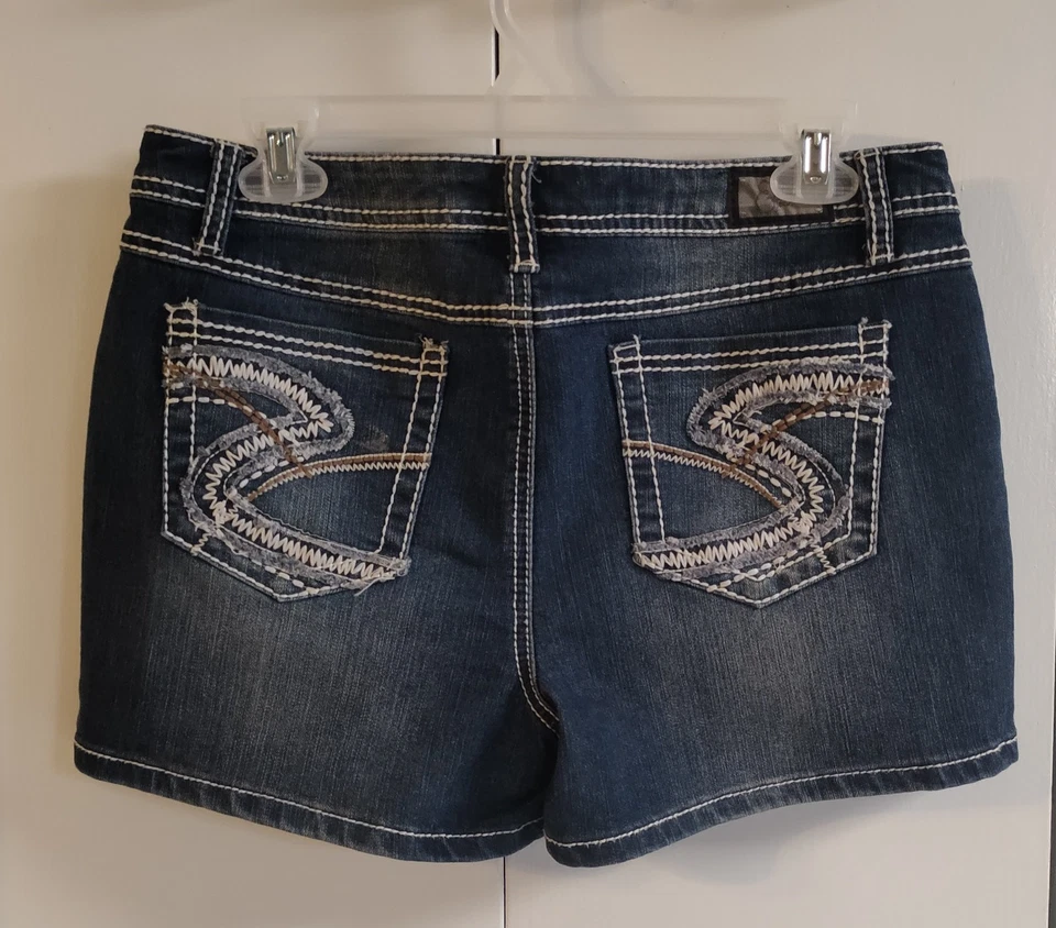 Shorts jeans Earl azul cintura baixa tamanho 8 cintura 32 bolsos femininos juniores - Imagem 3 de 4