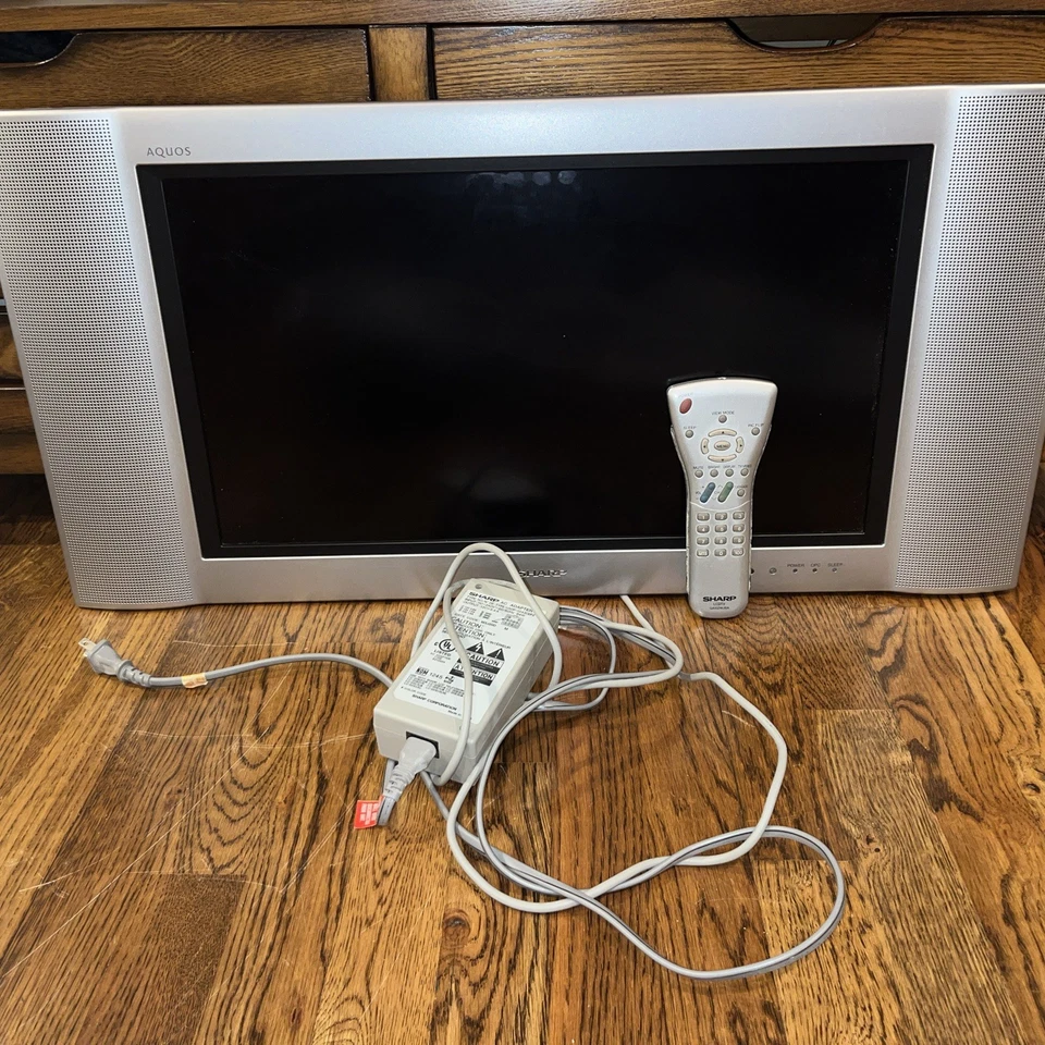 Sharp Aquos 22" TV LC-22SV2U Liquid Crystal w/ Remote Tested Working RARE - Image 3 of 3
