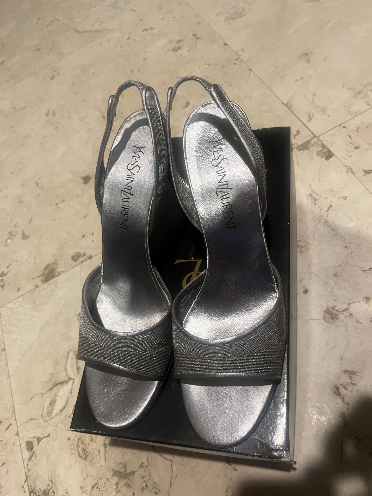 Scarpe da donna Yves Saint Laurent Giselle argento con tacco a spillo taglia 9