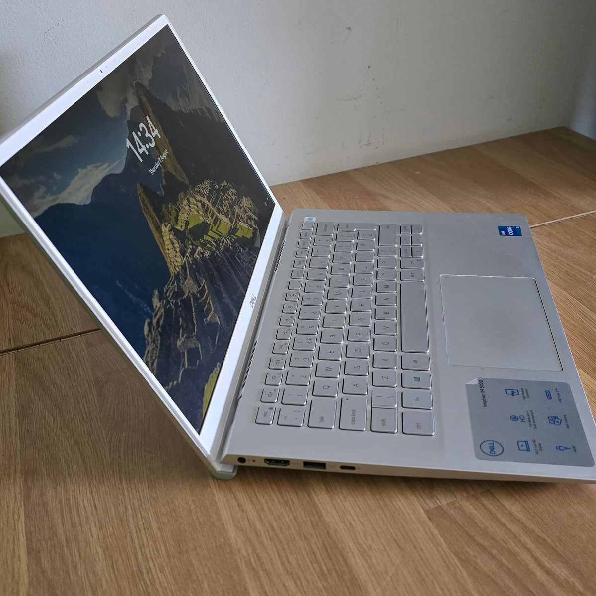 Dell inspiron5402 130G／i5-1135G7／16メモリ Dell Inspiron 5402 14